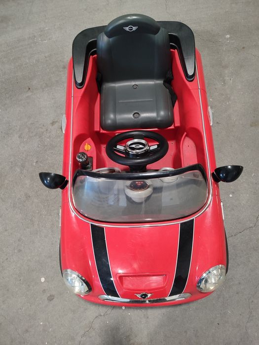 Mini eléctrico para criança
