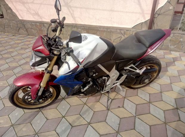 Honda CB1000R moto