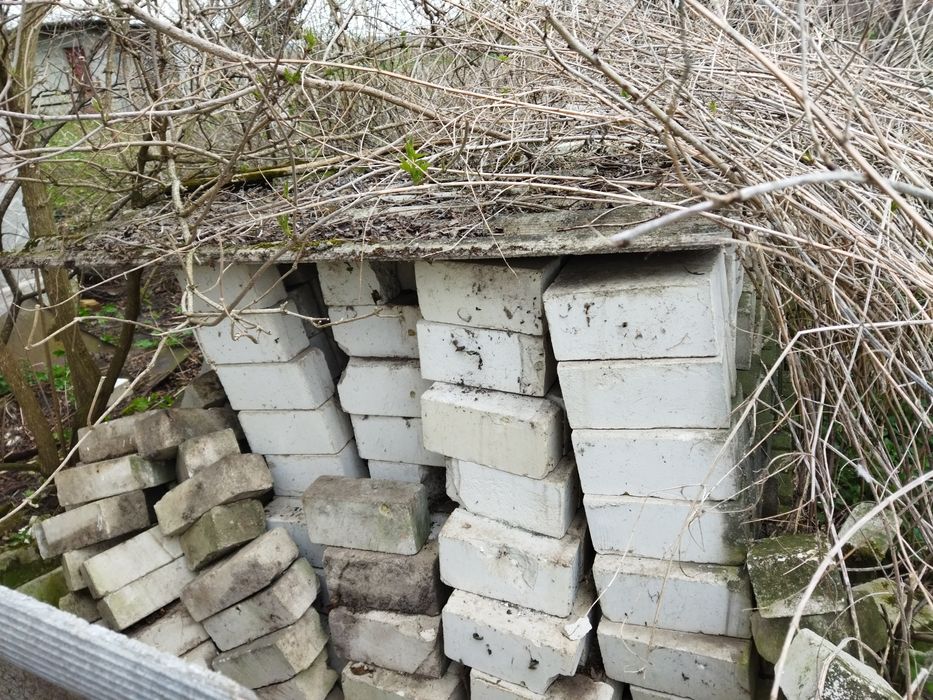 Продам цеглу (червона і біла)