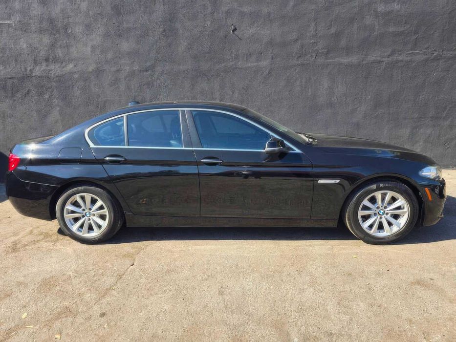BMW 5 Series 528i      2015