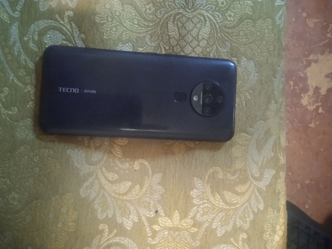 Tecno Spark 6 у гарному стані