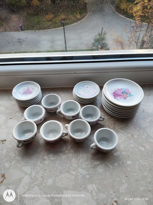 Zestaw serwis do herbaty porcelanowy fliżanki, + Lalka Elza.