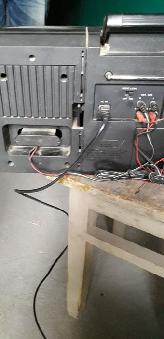 Магнитофон  кассетный со светомузыкой.