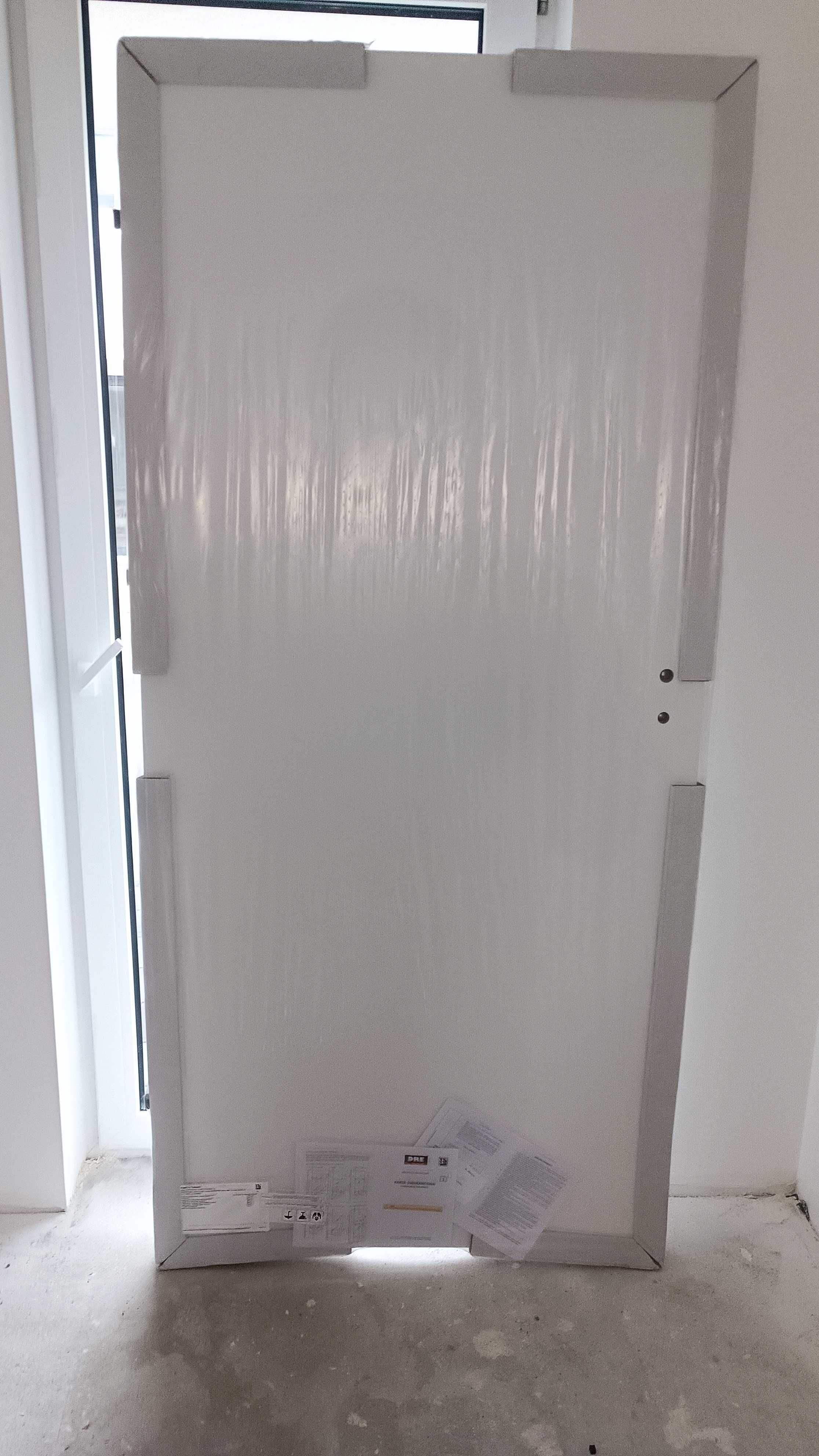 Drzwi DRE nowe 90x200