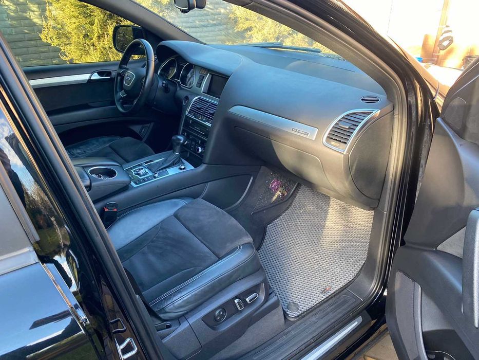 Продаю Audi Q7 2015 год  3.0 тди  Комплектация S line