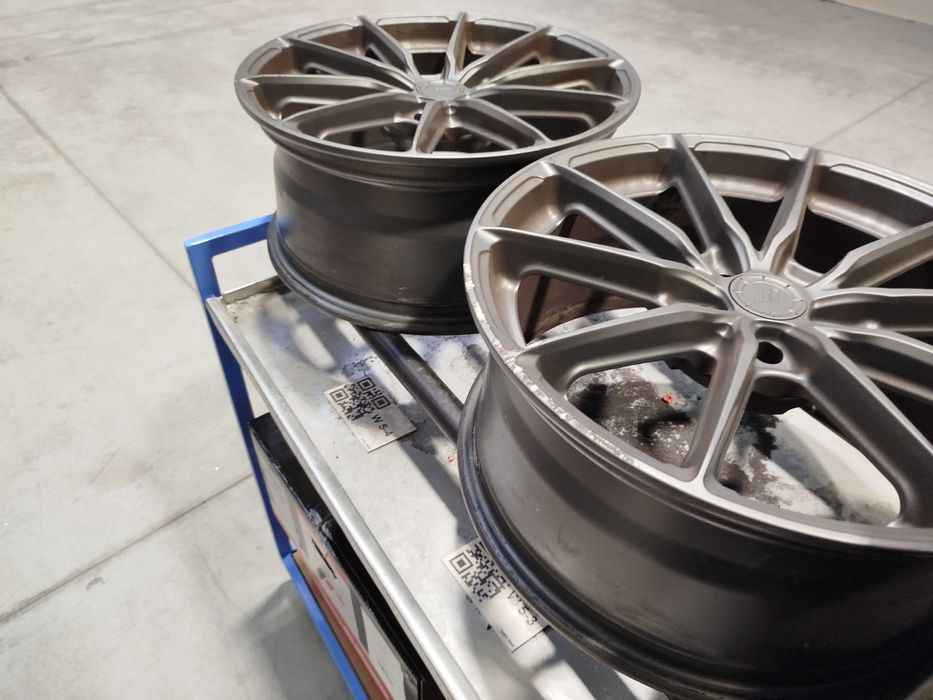 OUTLET! Felgi Japan Racing JR37 18x8 ET35 + ET37 5x100 Gunmetal