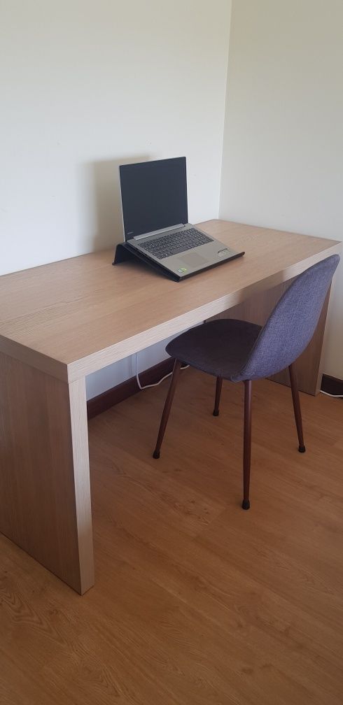 Secretária MALM 151x65 cm