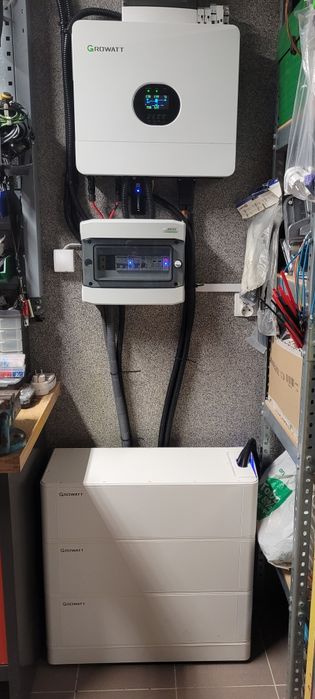 Growatt OFF GRID  SPF 6000 ES Plus 3xbaterie LiFePo4 7,5kw