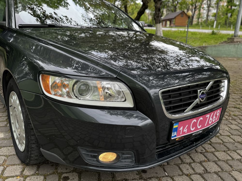 Продам  Volvo v50 2010