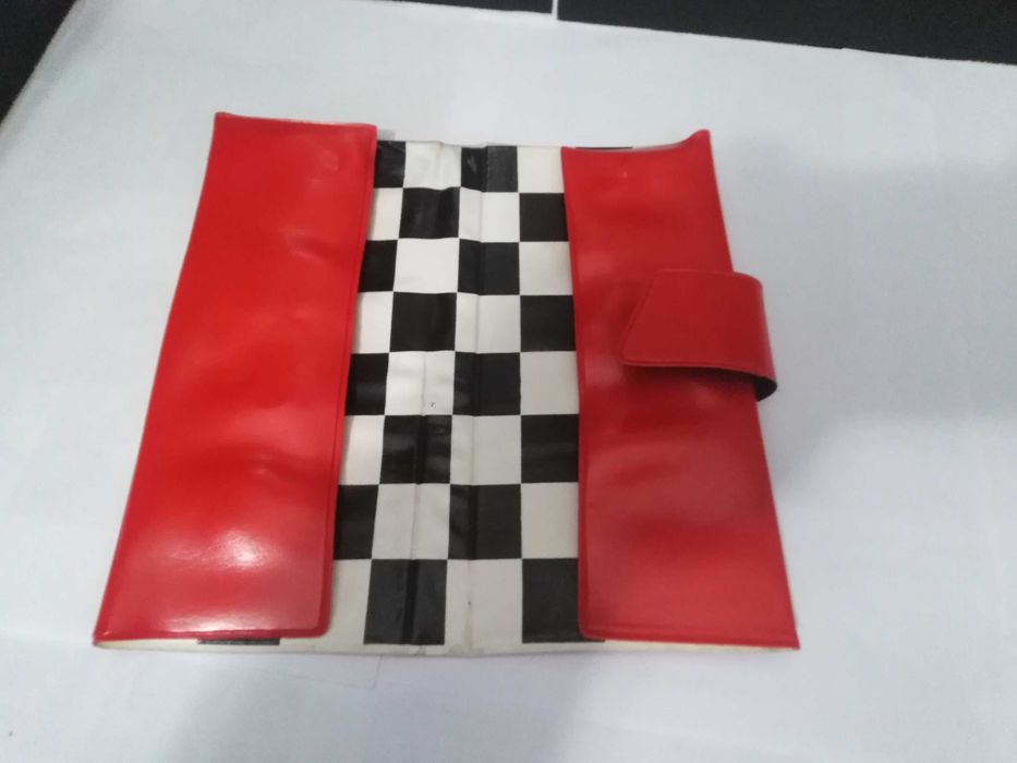 Estojo portatil de jogo de Damas antigo/vintage.