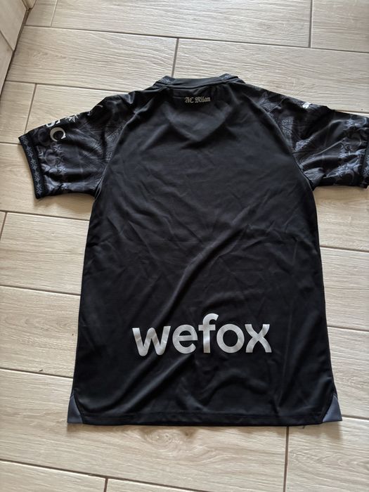 Футбольна форма Мілан