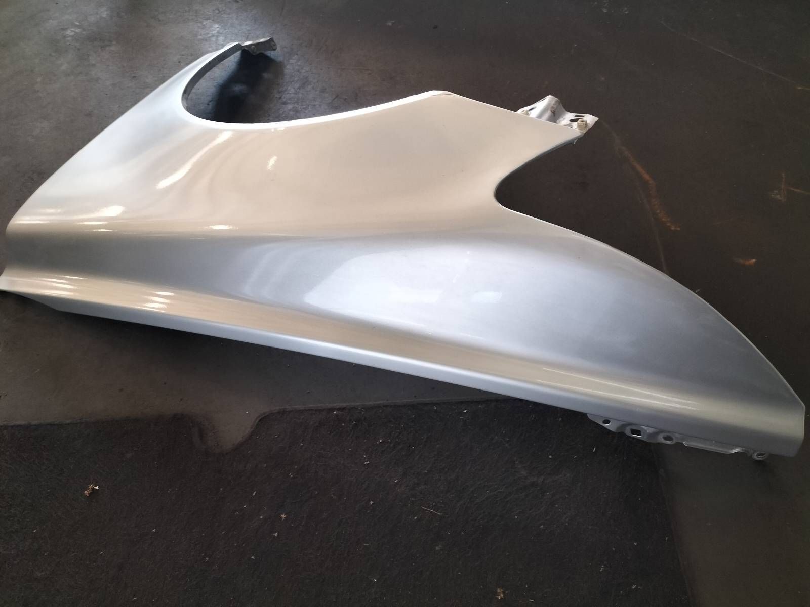 KOMPLETNY PRZÓD MASKA ZDERZAK LAMPY BŁOTNIKI VOLVO V50 I S40 II 426-26