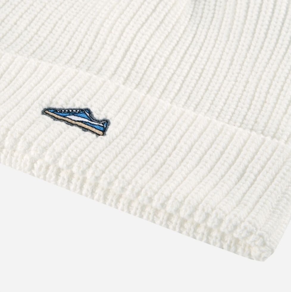 Шапка Puma Classics Graphic Short Beanie One Size Біла