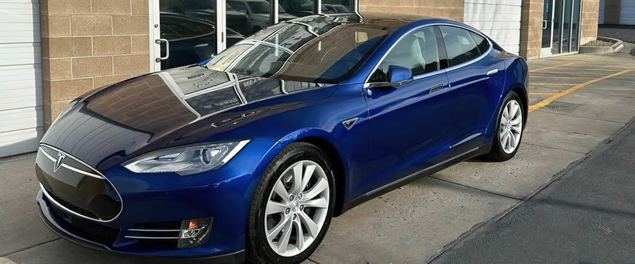 Tesla Model  S 2015