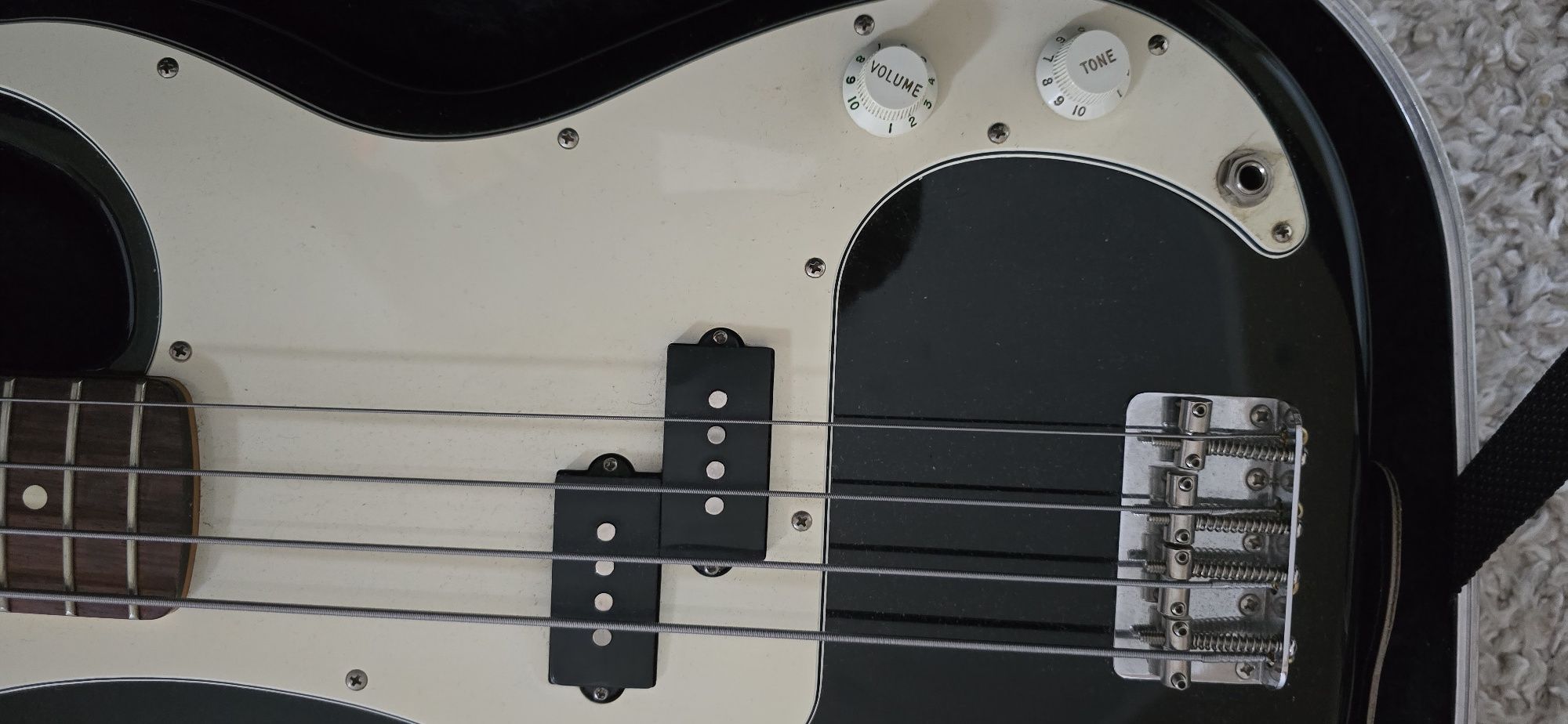 Gitara Basowa Fender