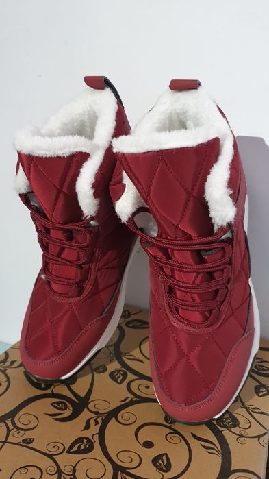 Buty nowe damskie zimowe markowe modne rozmiar 37 /  wkładka 23.5 cm.