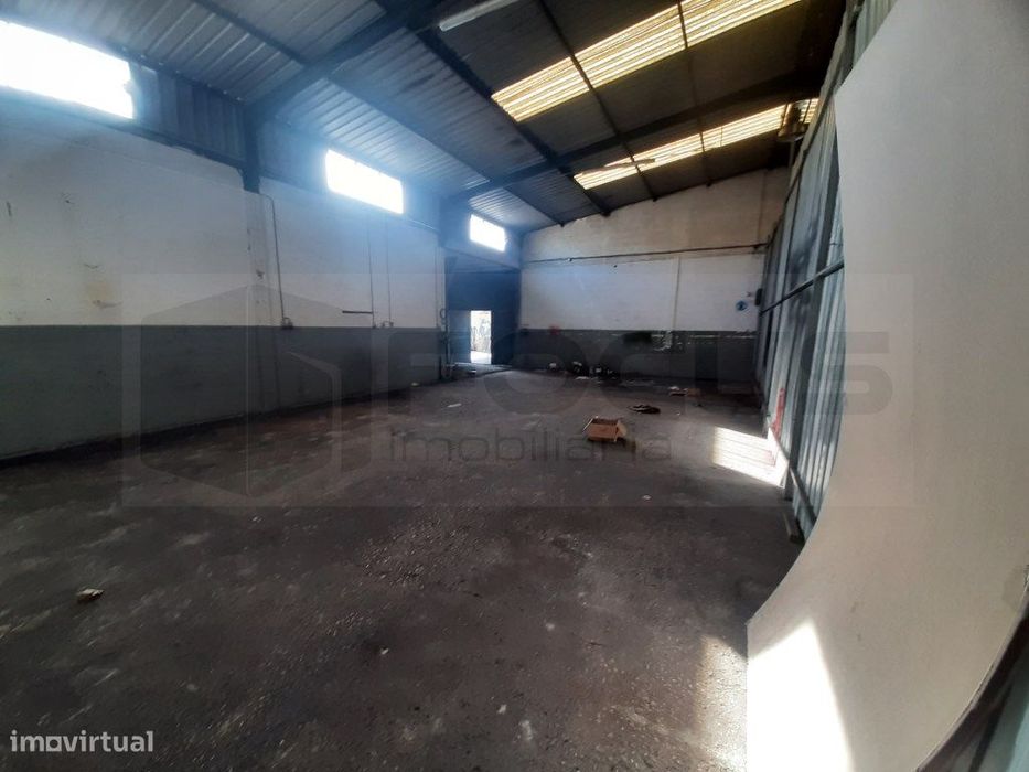 Armazém para arrendamento - Zona Industrial de Vagos