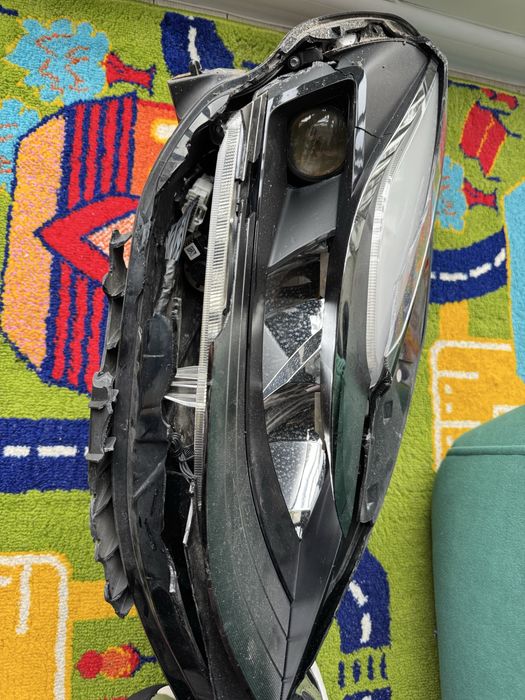 Фара передня права Тесла 3, лінза на запчастини