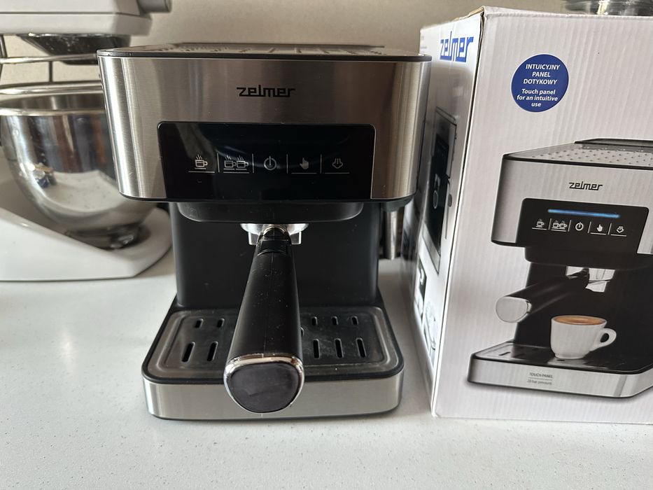 Кавомашина Zelmer ZCM7255 кофе машина