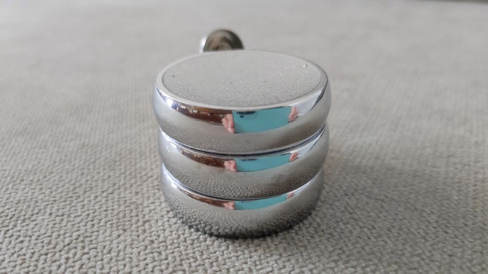 Metalowe uchwyty/ gałki meblowe 3 szt