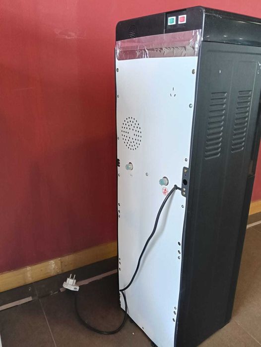 Máquina / Dispensador de Água AUX