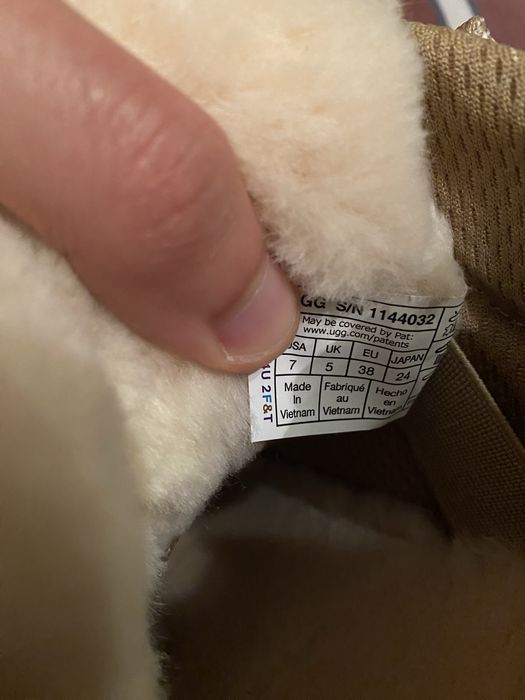 Botas UGG Lowmel Sand