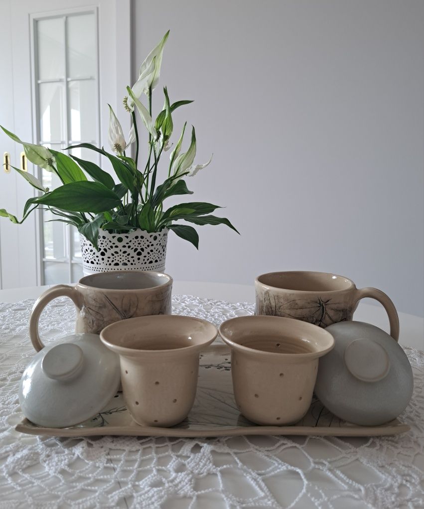 Zestaw kubków ceramicznych z talerzem (handmade)