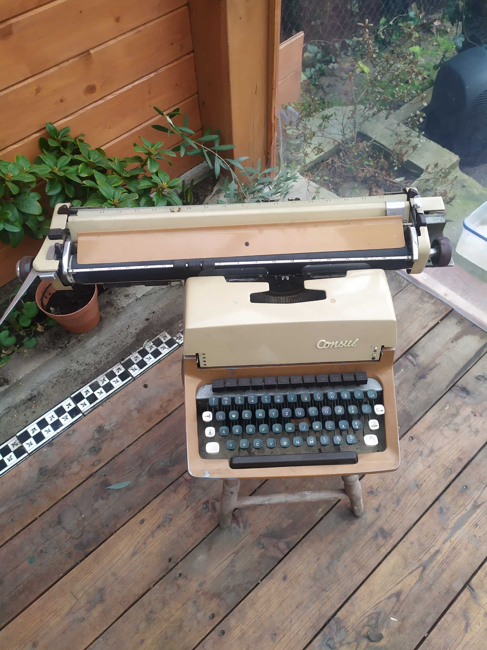 Maszyna do pisania, sprawna, marki Consul cena 60 zł