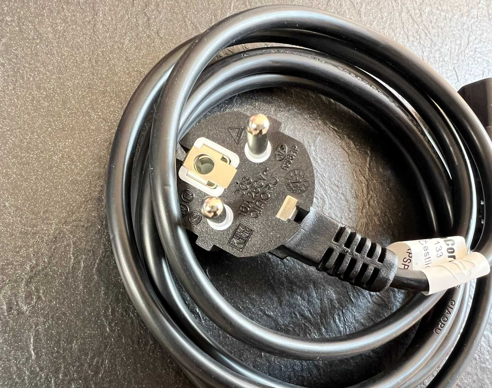 Kabel zasilający 230V 2m z pojedynczym kątem uziemienia do gniazda C15