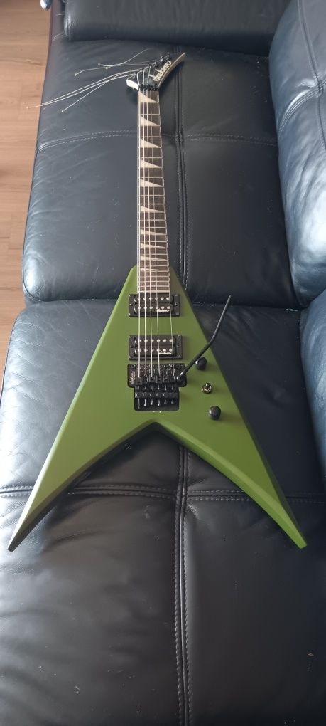 Guitarra Jackson King V