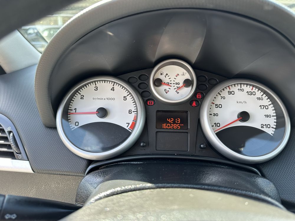 Peugeut 207  1.4  gasolina