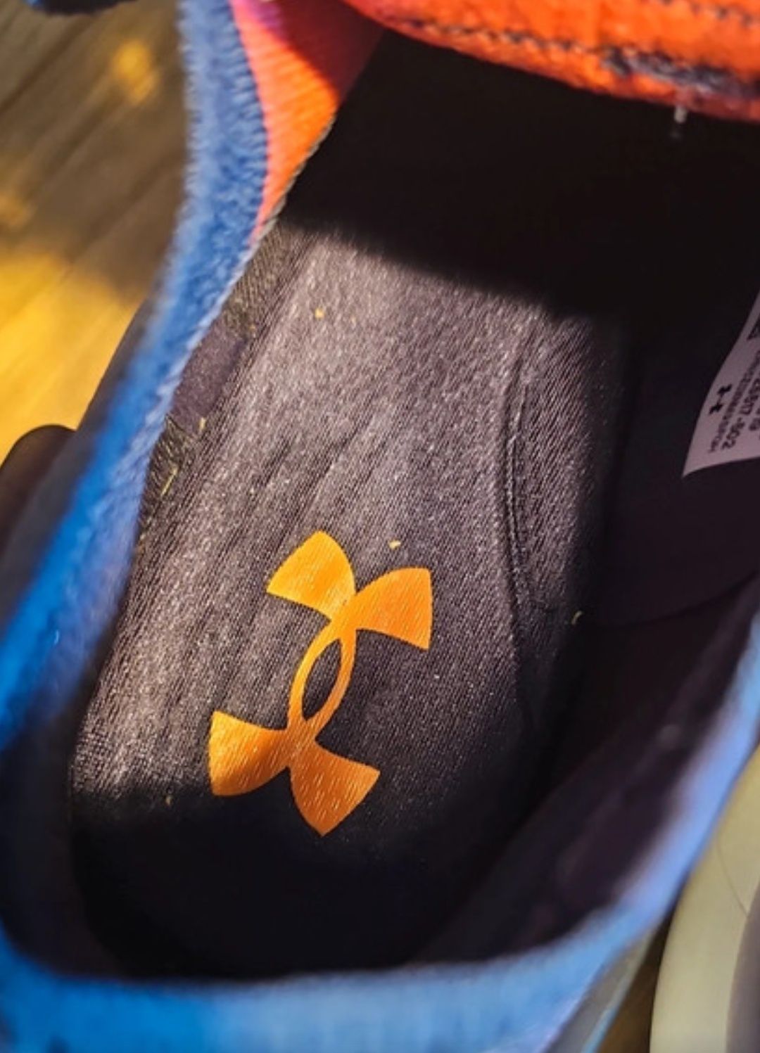 Damskie buty do biegania Under Armour hovr Phantom 3 r. 40,5