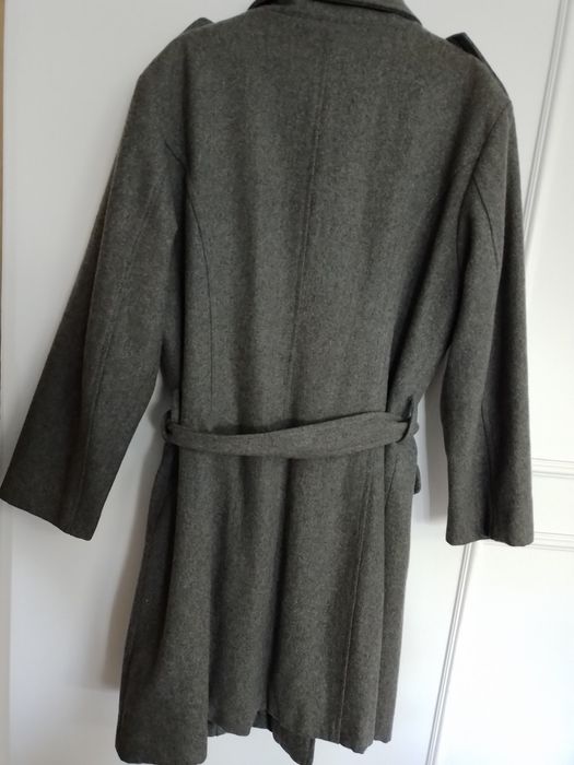 Casaco de fazenda cinzento em bom estado tamanho 44