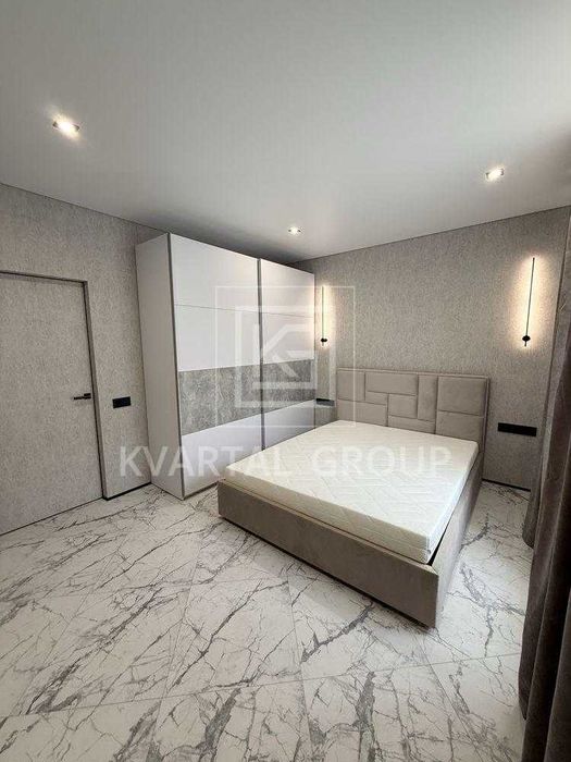 БЕЗ КОМІСІЇ Однокімнатна ВЕЛИКА квартира. НАБЕРЕЖНА міста