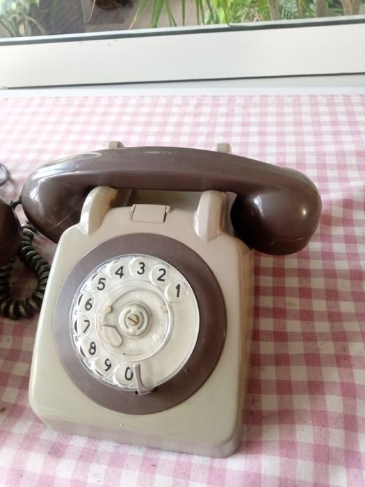 Telefones muito antigos