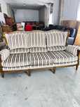 Sofa w stylu ludwikowskim – drewniana rama, vintage, bardzo wygodna