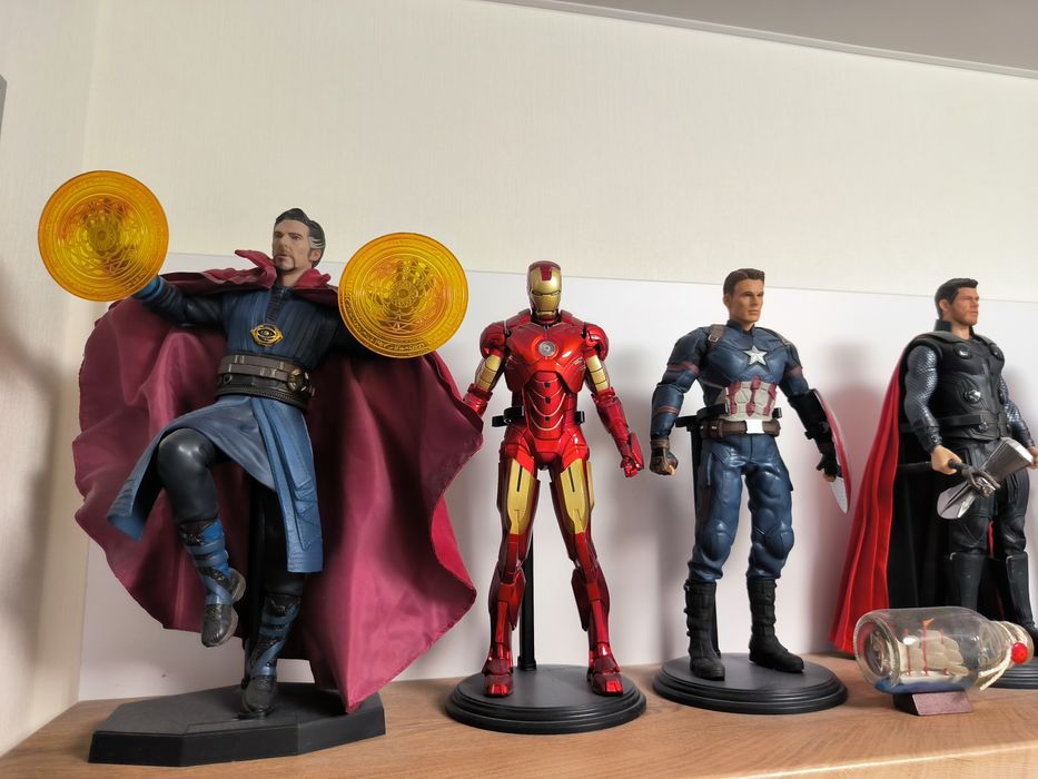 Продам фігурки Marvel (ironman, capitan america)