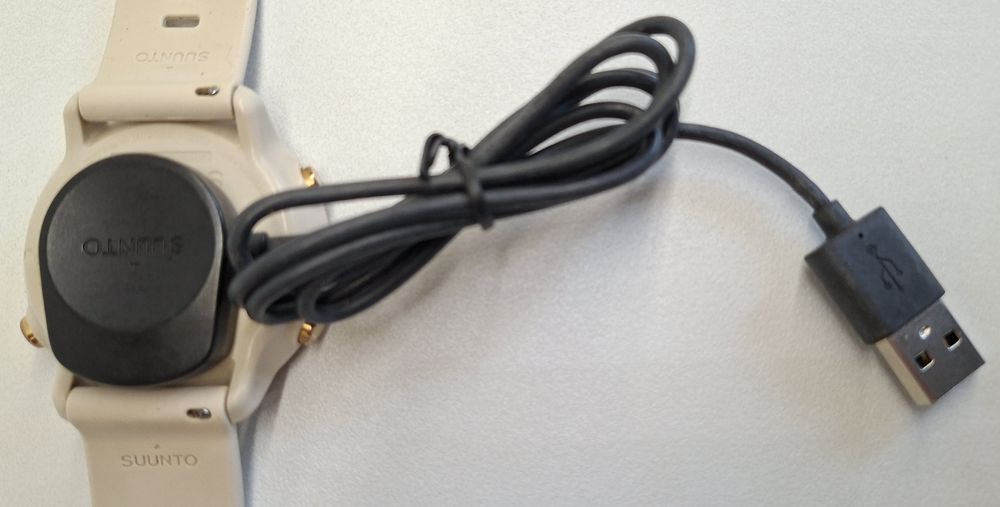 Oryginalna ładowarka / kabel USB  do Suunto 7