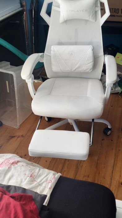 Fotel gamingowy GTPLAYER biały z podnóżkiem do 150KG