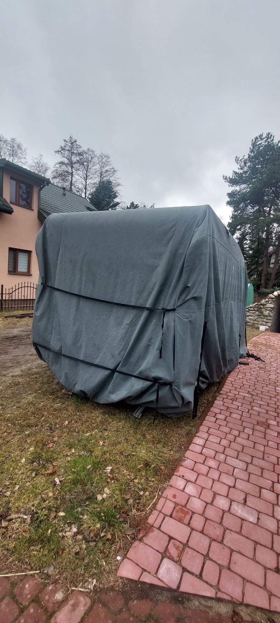 Pokrowiec , plandeka na przyczepe kempingową