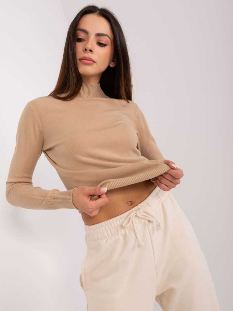 Beżowy sweter basic S/M