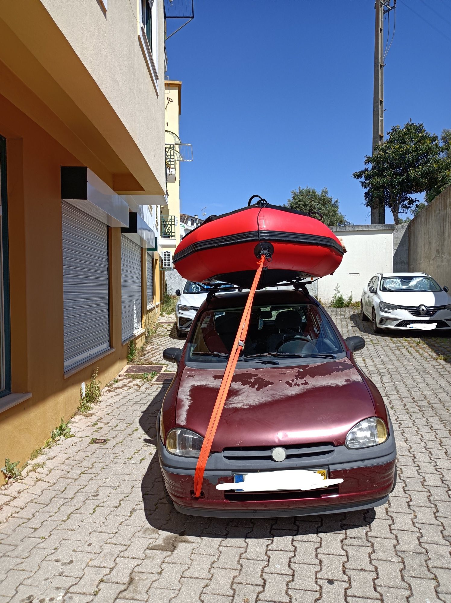 Barco semi-rigido