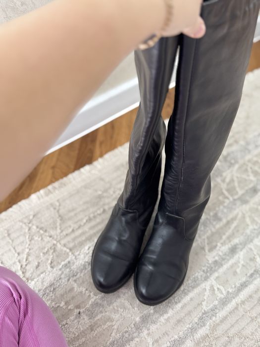 Шкіряні чоботи з високою халявою