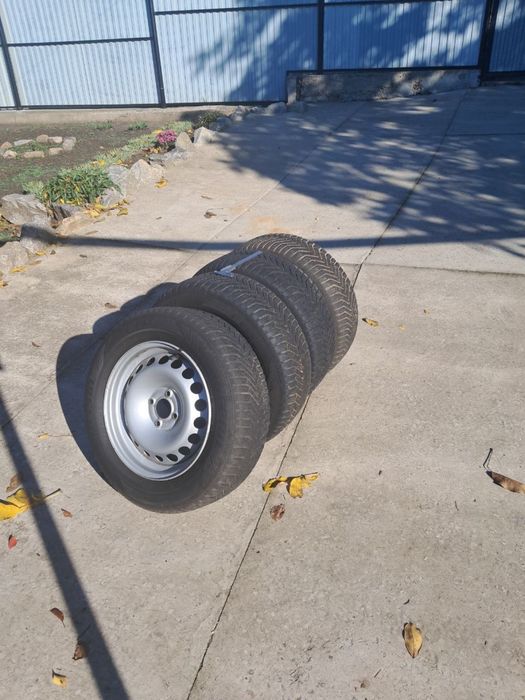 Рено Renault диски 4 100 R15 зимові колеса Laufenn 195/65/15