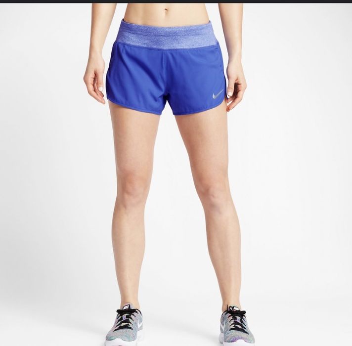 Жіночі шорти nike
