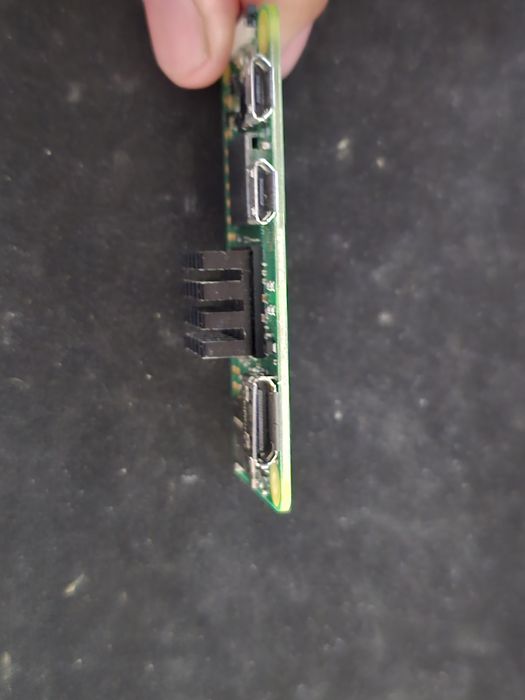 Raspberry pi zero 2w com dissipadores e caixas