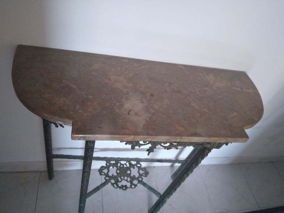 Aparador antigo muito bonito