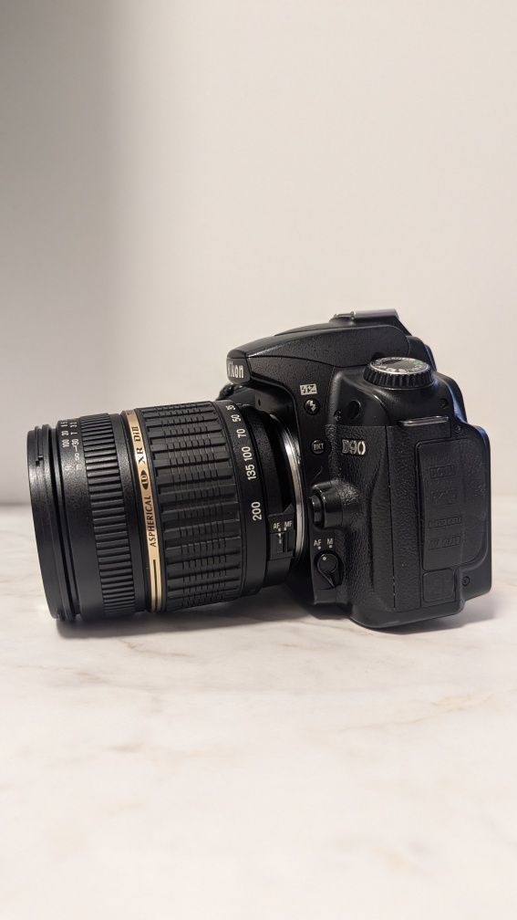Nikon D90 + Tamron 18-200
