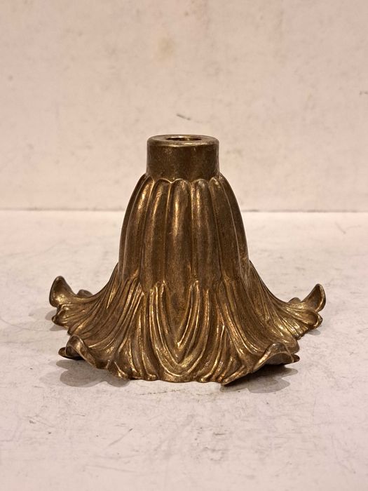 Розетка бронзовая, деталь от светильника - латунь.