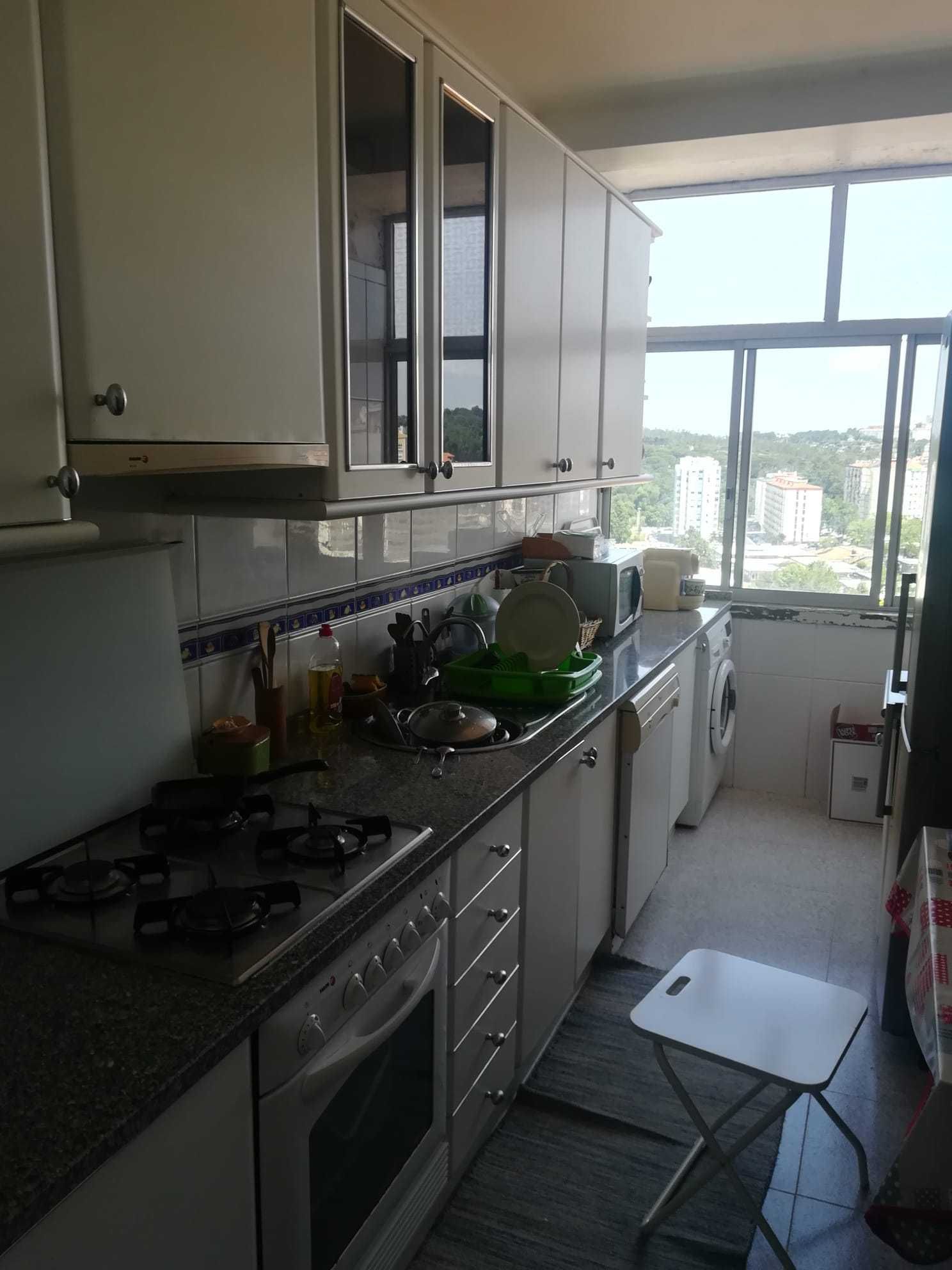 Quarto menina apartamento remodelado Cacém de Cima